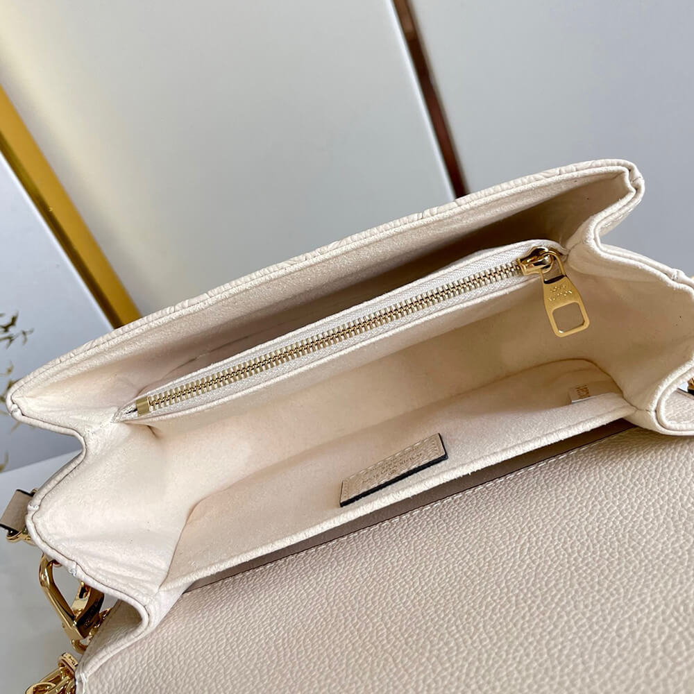 LV Pochette Metis East West
